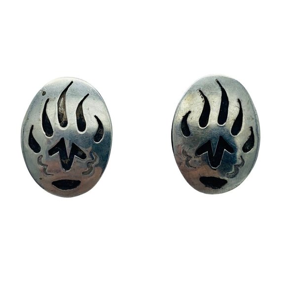 Vintage Sterling Silver Shadowbox  Bear Paw Stud Earrings Southwestern Ethnic - Picture 1 of 7